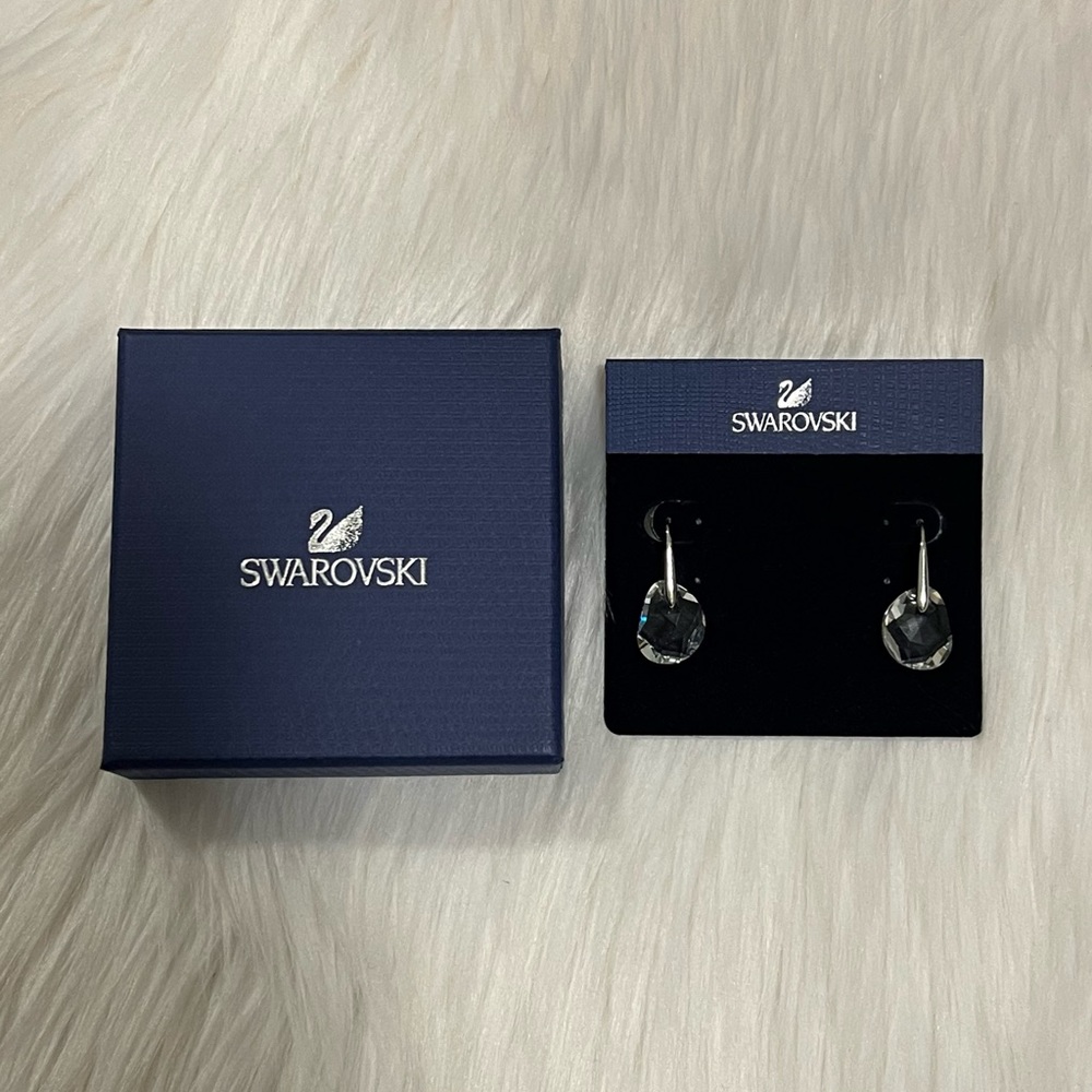 SWAROVSKI Droplet Earrings. Brand New